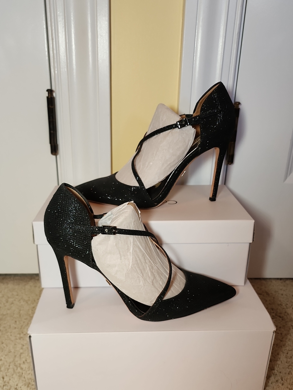 Badgley Mischka Black Sparkle Pointed-Toe Cross-Strap Heels